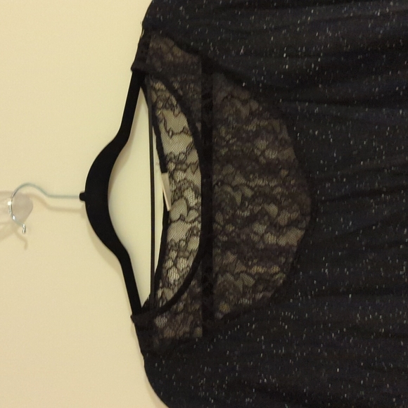 H&M Short Sleeve Top with Lace Detail - Picture 4 of 8